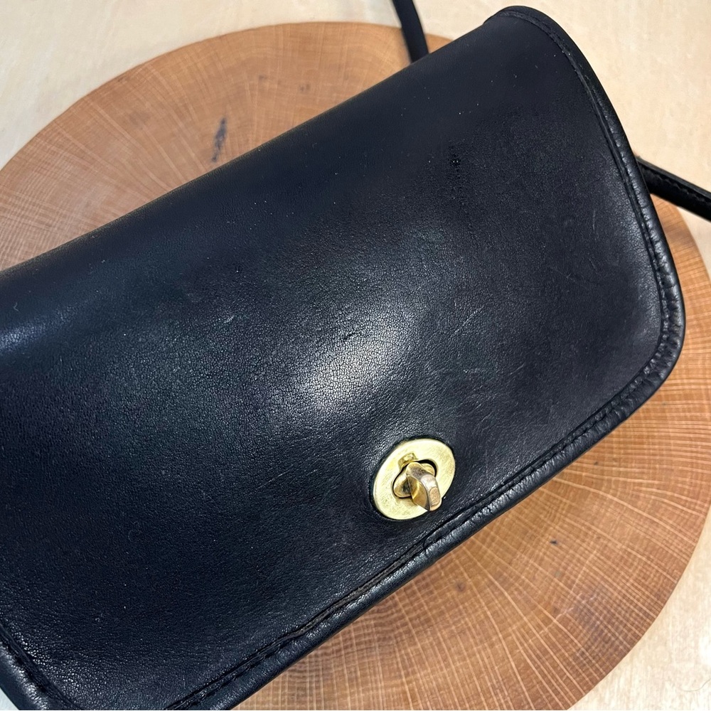 Vintage Coach Black Dinky 4422 Turnlock Crossbody Bag Made in USA NYC Era - Picture 13 of 16